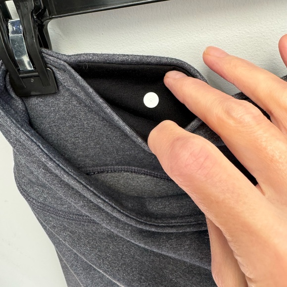 Lululemon crop leggings grey with decorative back stitching W8 - Picture 5 of 5